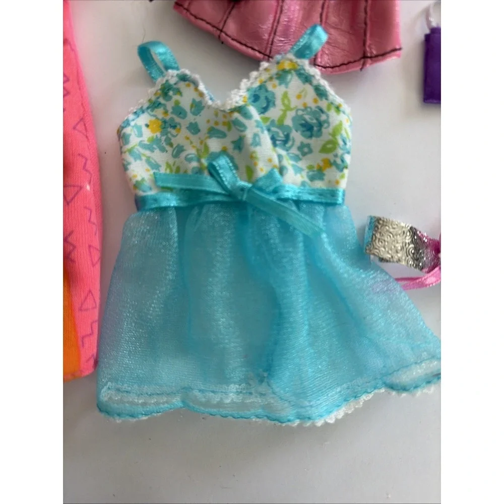 Barbie fitting clothing